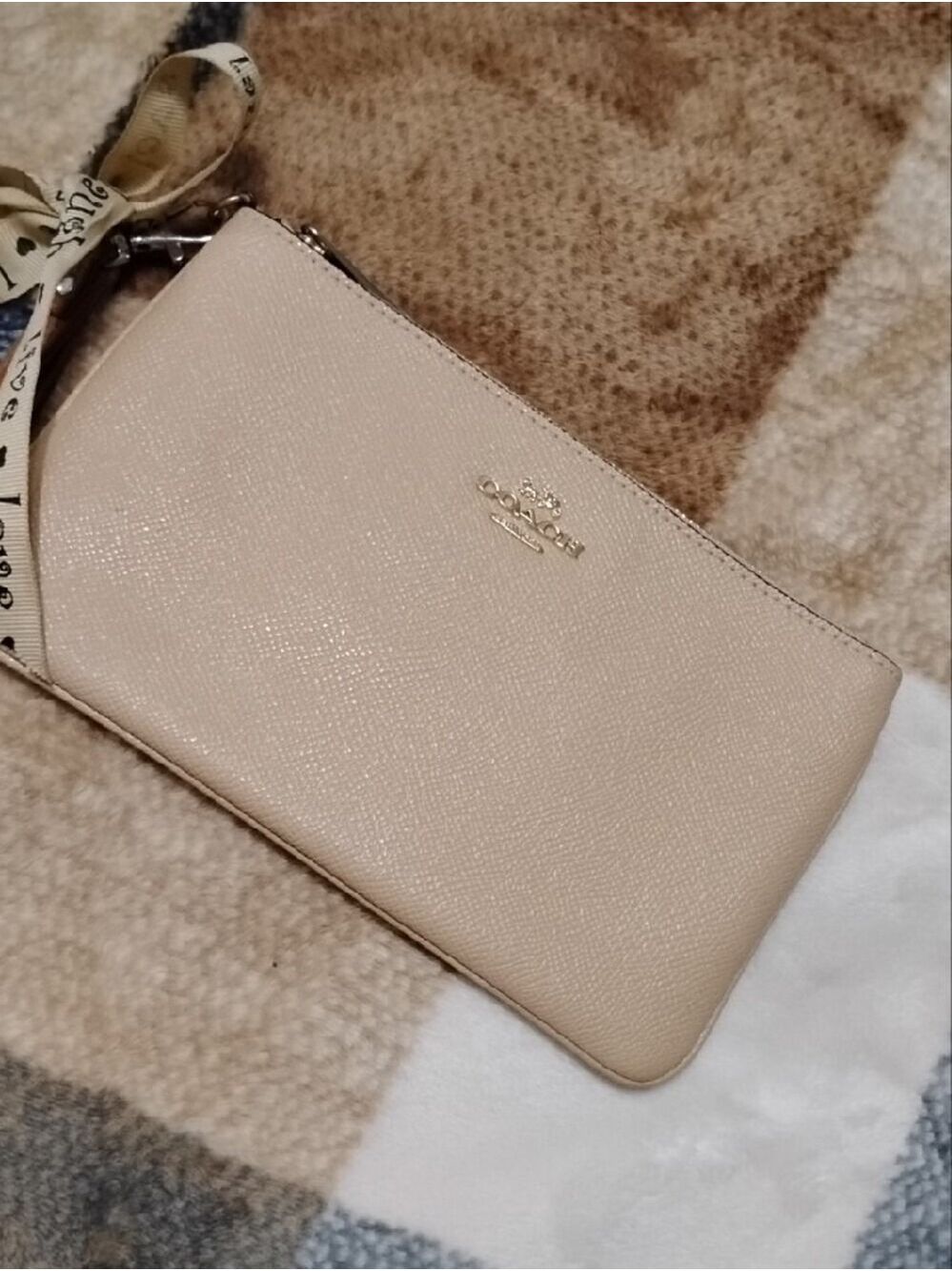 Coach Light Blush Pebbled Leather Corner Zip Wristlet Tan Strap Silver Hardware - Picture 8 of 8